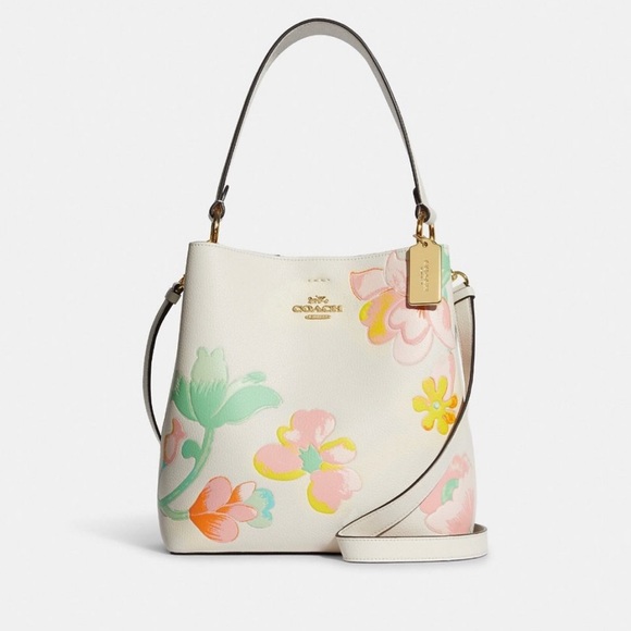 Sold! NWT Coach C8609 Town Bucket Bag With Dreamy Land Floral Print - Picture 2 of 11